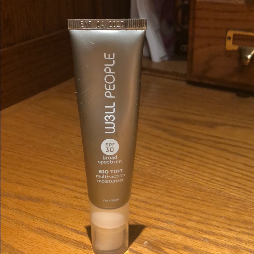 W3LL PEOPLE Bio Tint moisturizer